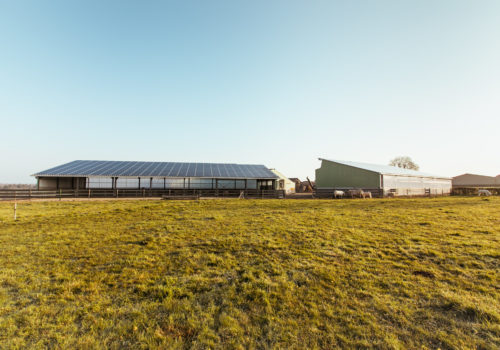 Hangar photovoltaïque Irisolaris pour les agriculteurs et les industrielles